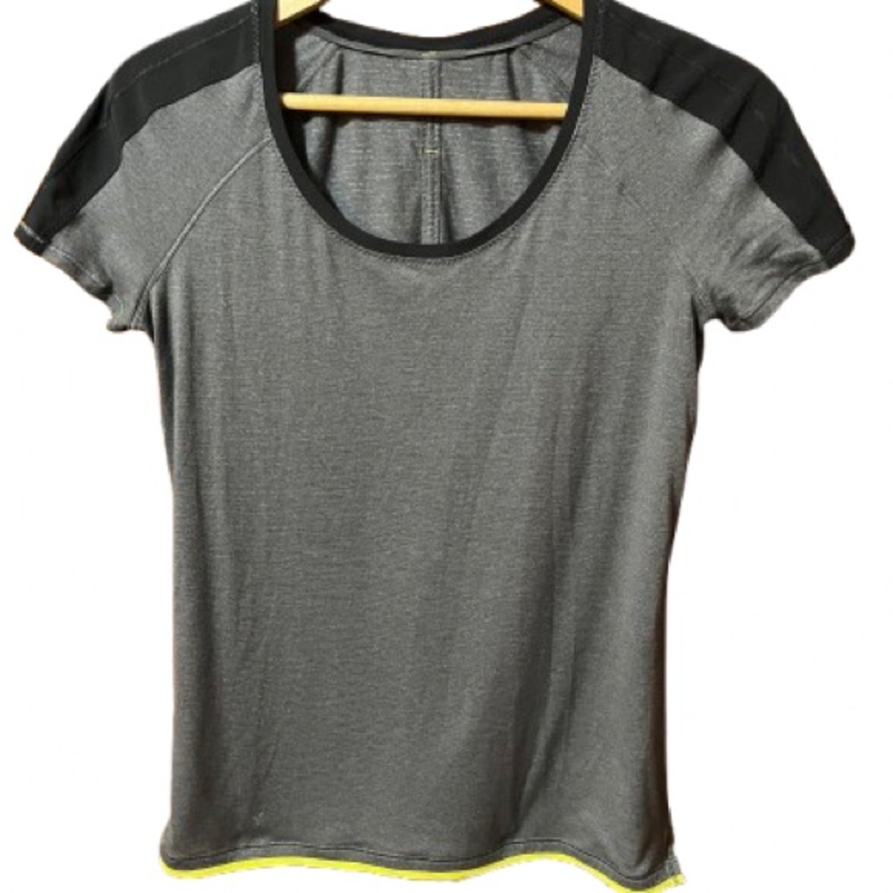 Lululemon Gray and Black Women's Short Sleeve Top Yellow Trim Size 8